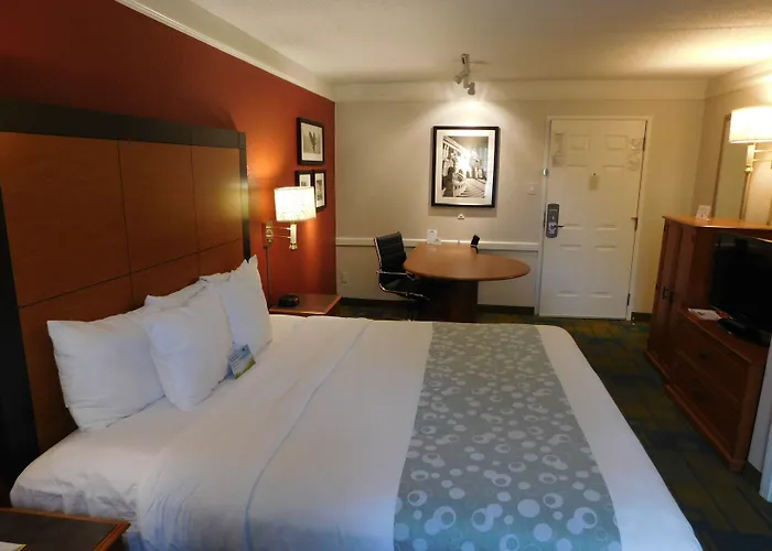 Western - O'hare Nw 3* Schaumburg