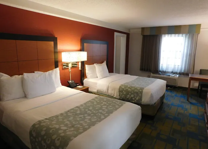 Western - O'hare Nw 3* Schaumburg